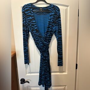 Nicole Miller Women’s Blue and Black dress with plunging crossover neckline. XL